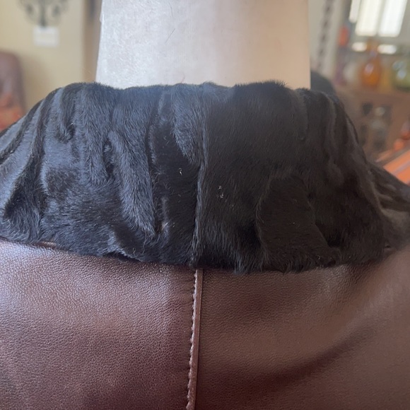 Vintage leather jacket Persian lamb trim - Picture 6 of 12